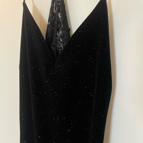 Olive tree - Black Sleeveless Slip Dress - Picture 2 of 4